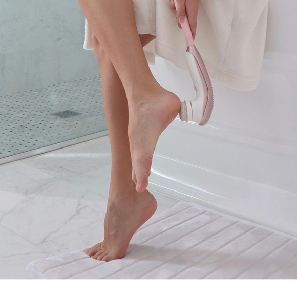 Cora 7  face and body brush with multiple attachments brand new never used - Picture 12 of 12